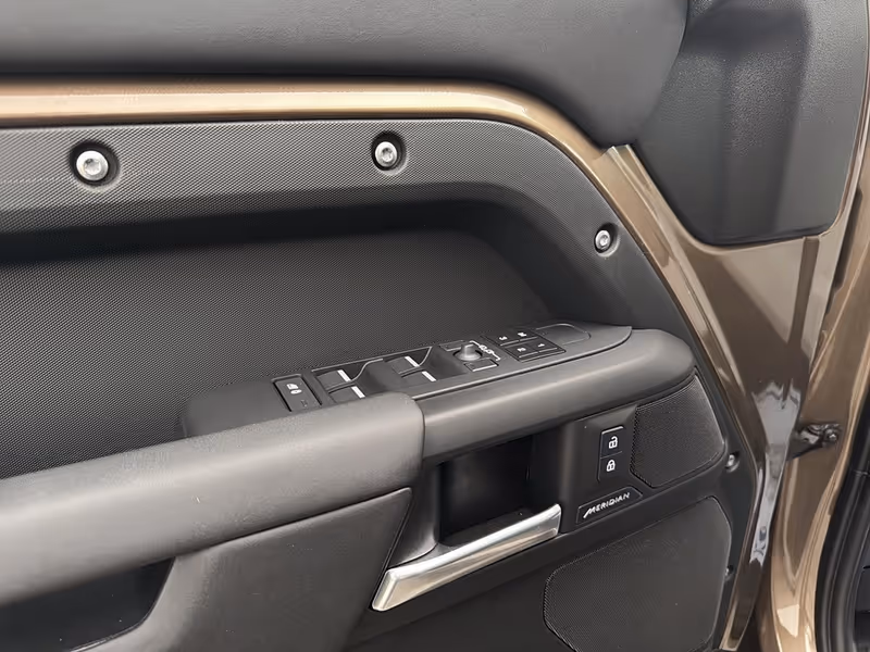 2025 Land Rover Defender S