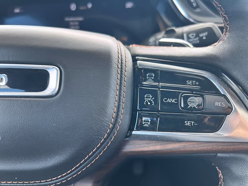 2023 Jeep Grand Cherokee L Summit