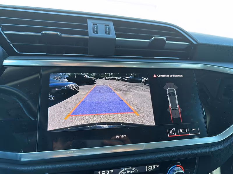2023 Audi Q3 Komfort