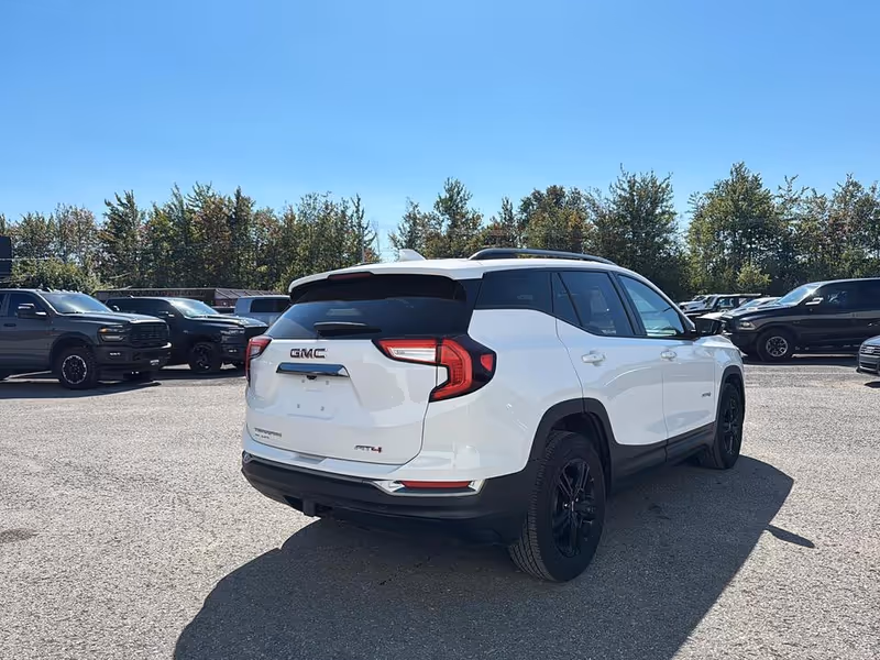 2024 GMC Terrain AT4