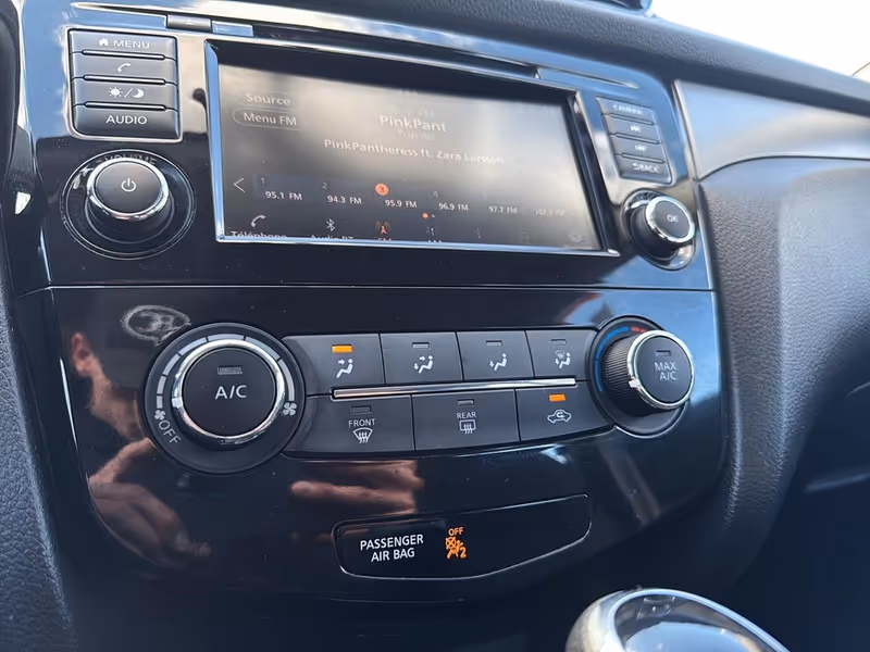 2019 Nissan Qashqai S