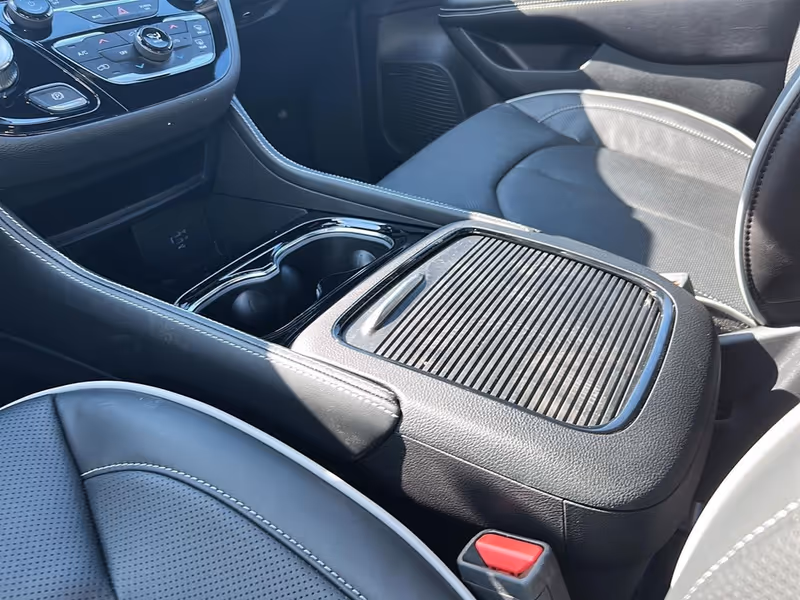 2027 Chrysler Pacifica Limited