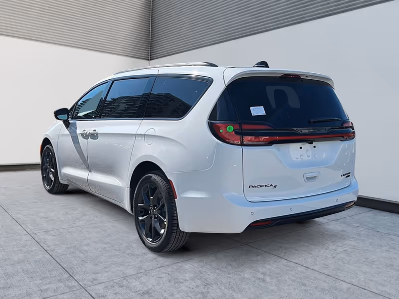 2027 Chrysler Pacifica Limited