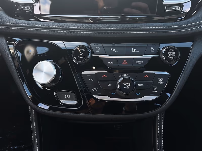 2027 Chrysler Pacifica Limited