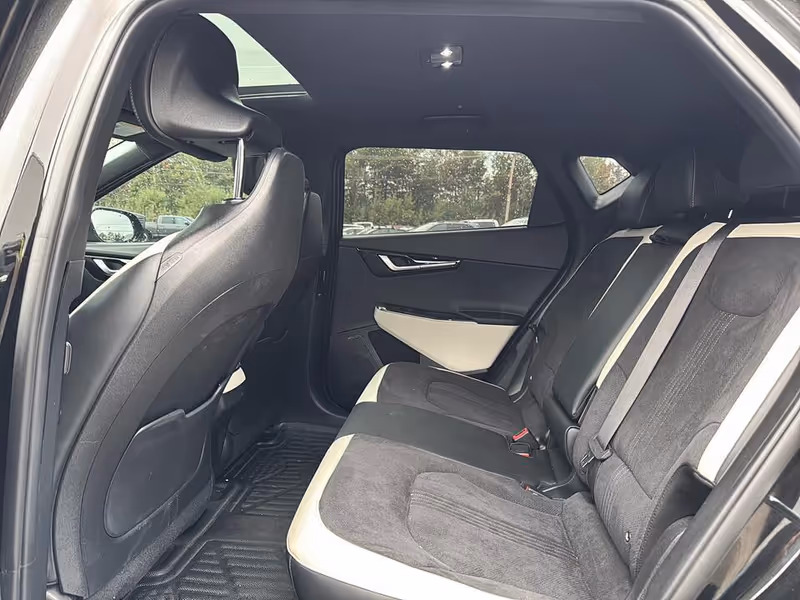 2024 Kia EV6 Land w/GT-Line Pkg 1