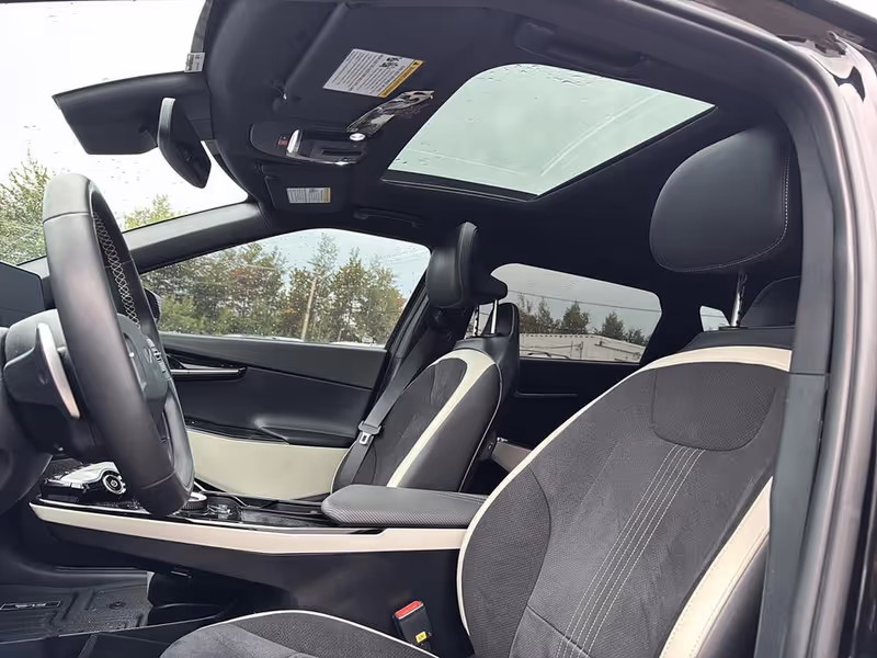2024 Kia EV6 Land w/GT-Line Pkg 1