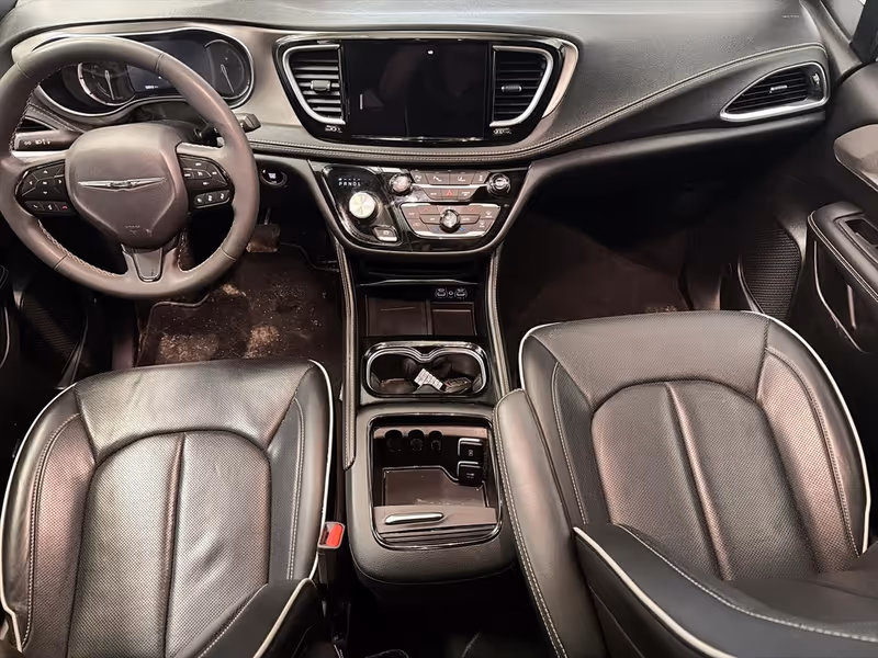 2024 Chrysler Pacifica Hybrid Premium S Appearance