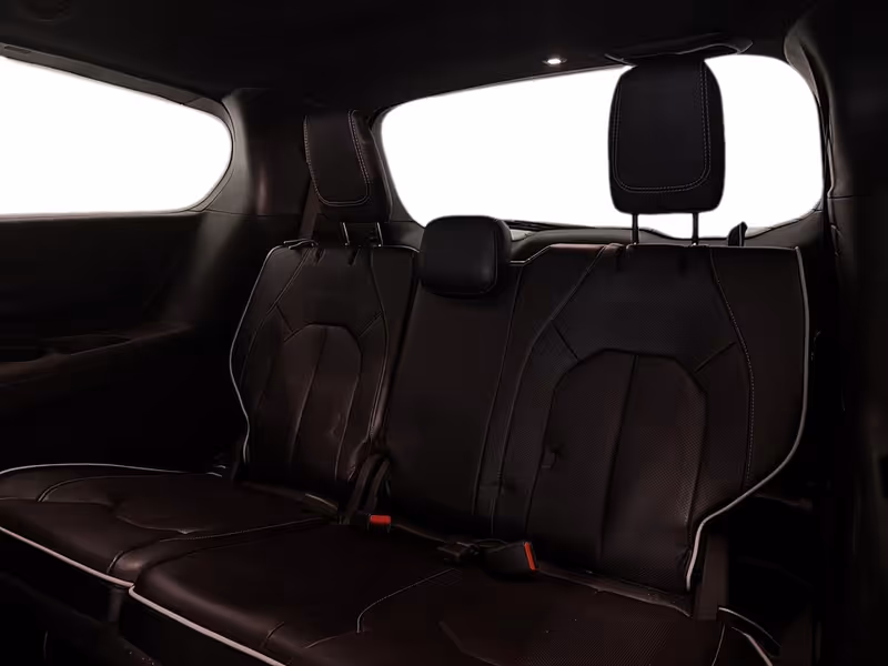 2024 Chrysler Pacifica Hybrid Premium S Appearance