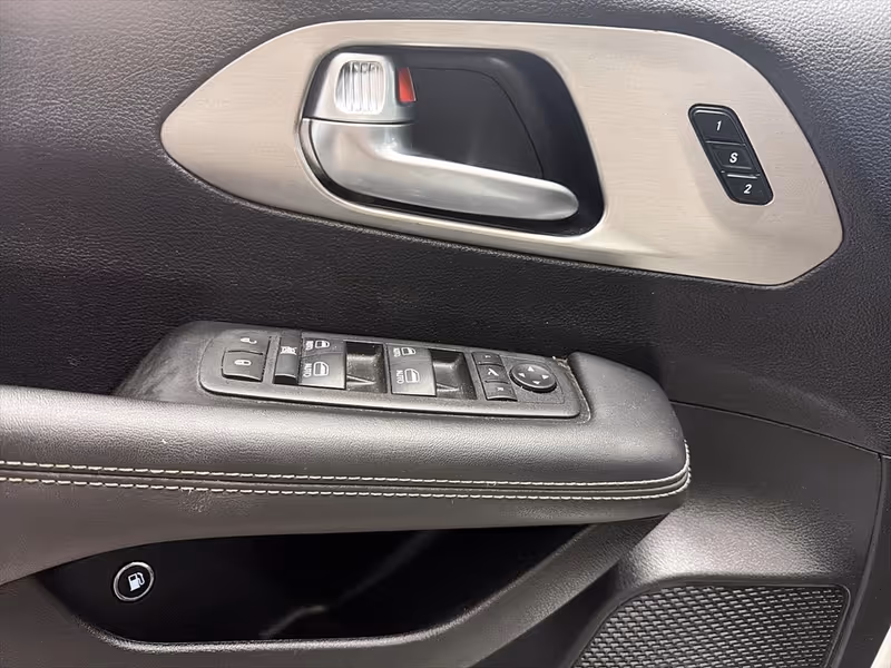 2024 Chrysler Pacifica Hybrid Premium S Appearance