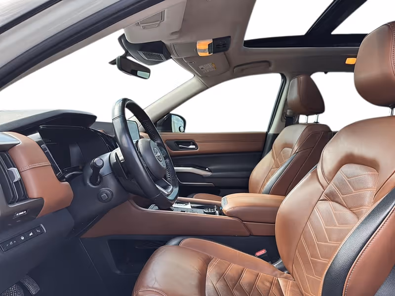 2023 Nissan Pathfinder Platinum