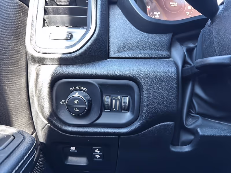 2025 Ram 1500 Sport