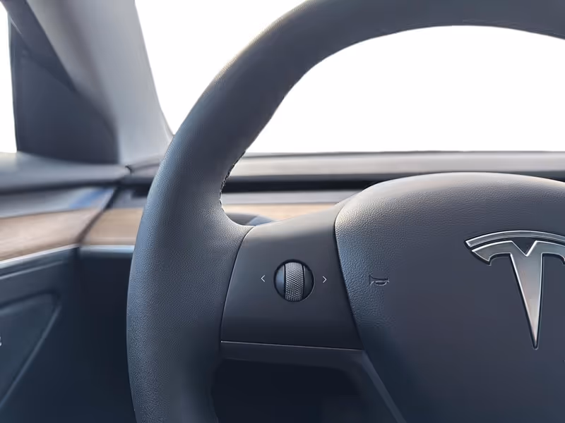 2023 Tesla Model 3 RWD