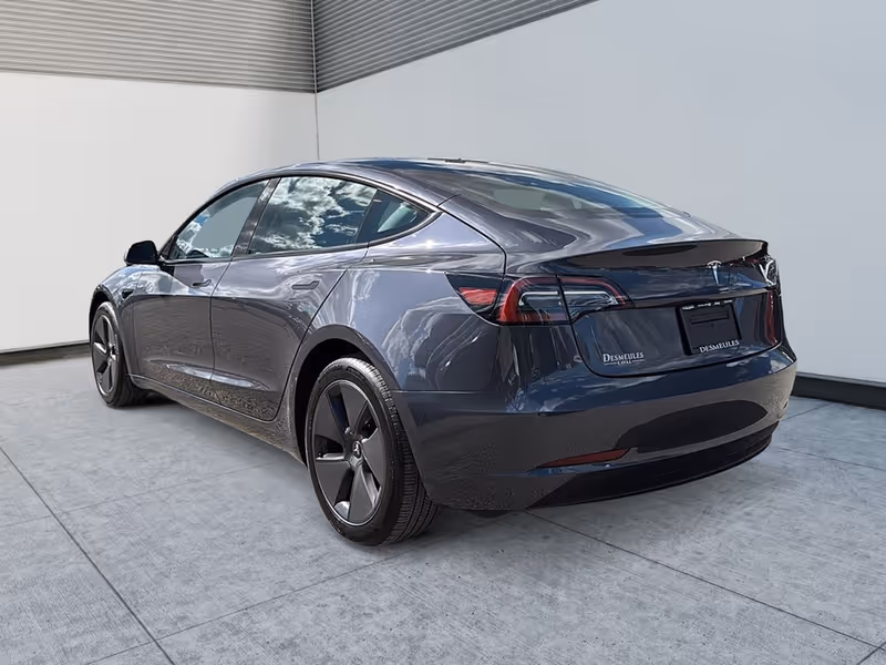 2023 Tesla Model 3 RWD