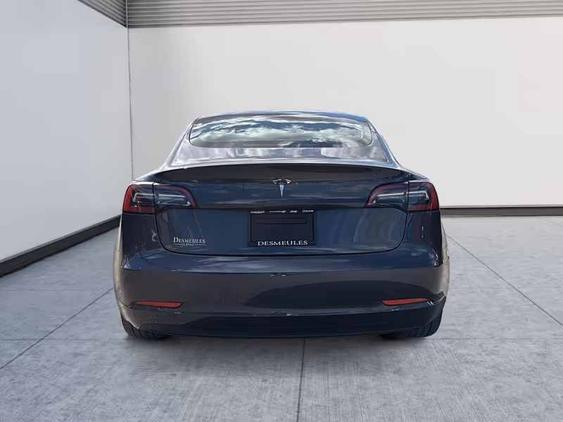 2023 Tesla Model 3 RWD