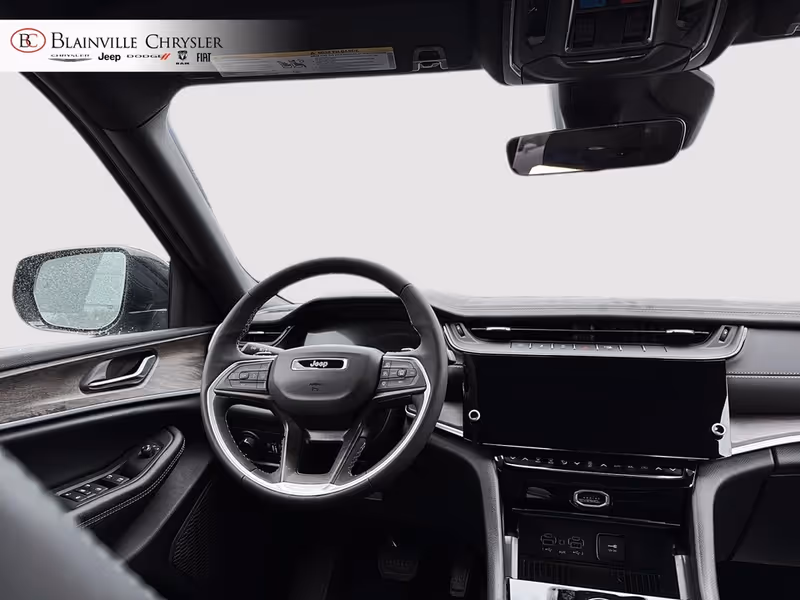 2027 Jeep Grand Cherokee L Laredo Altitude