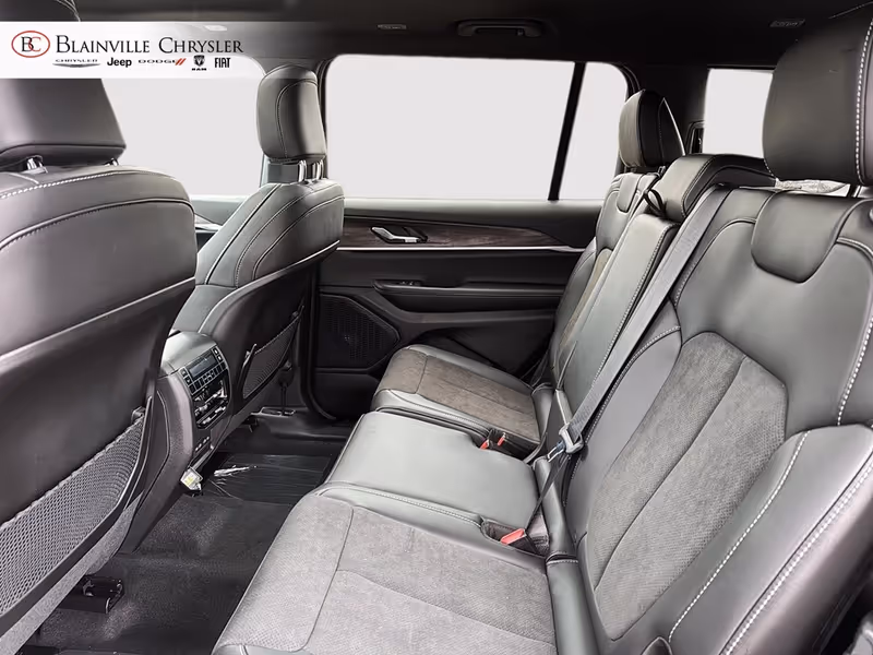 2027 Jeep Grand Cherokee L Laredo Altitude