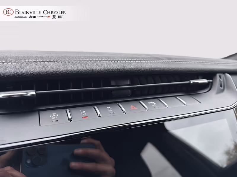 2027 Jeep Grand Cherokee L Laredo Altitude