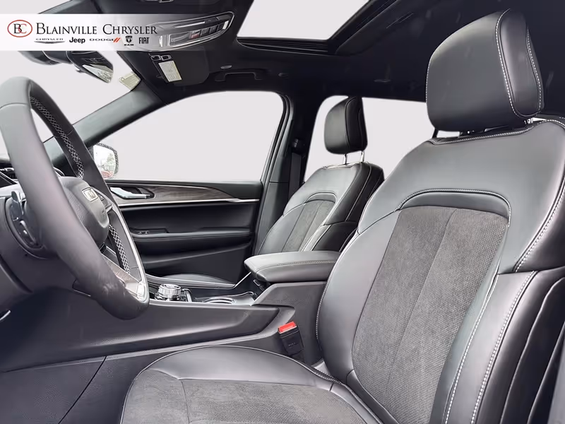 2027 Jeep Grand Cherokee L Laredo Altitude