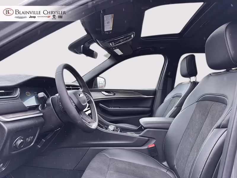 2027 Jeep Grand Cherokee L Laredo Altitude
