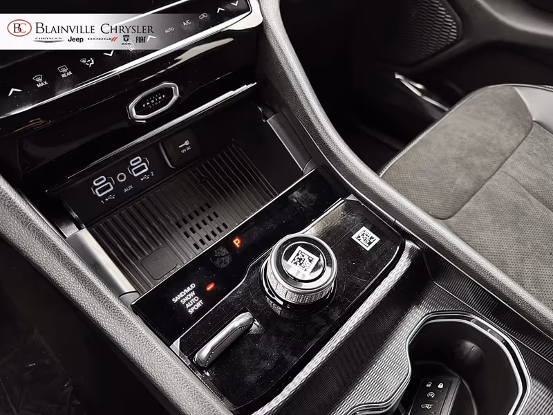 2027 Jeep Grand Cherokee L Laredo Altitude