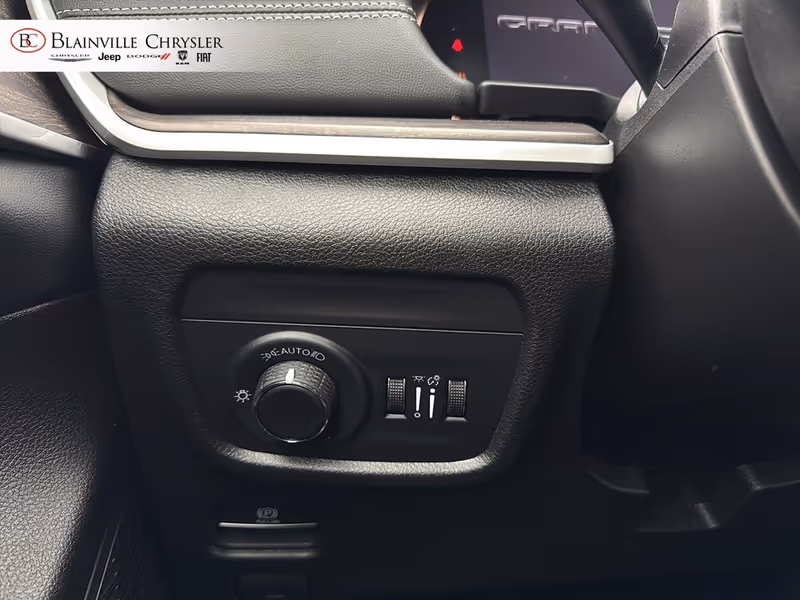 2027 Jeep Grand Cherokee L Laredo Altitude