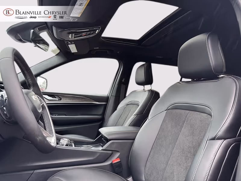 2027 Jeep Grand Cherokee L Laredo Altitude