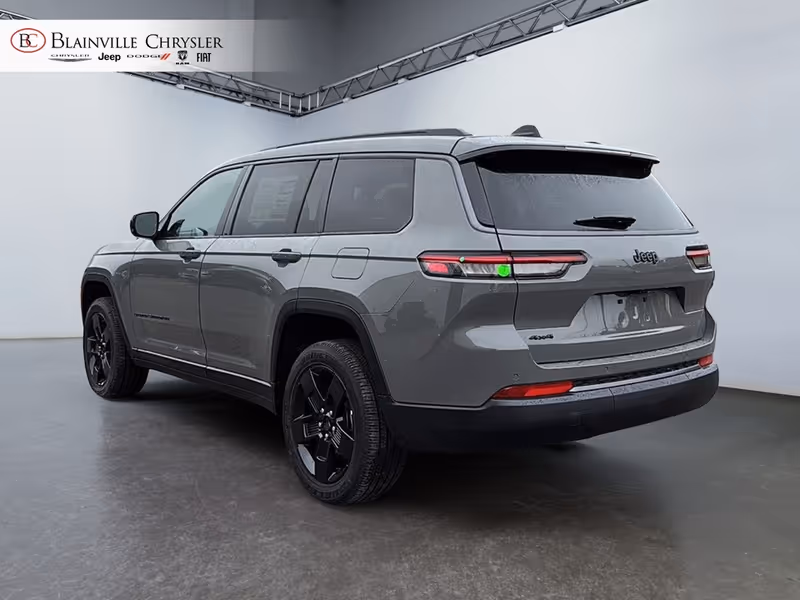 2027 Jeep Grand Cherokee L Laredo Altitude