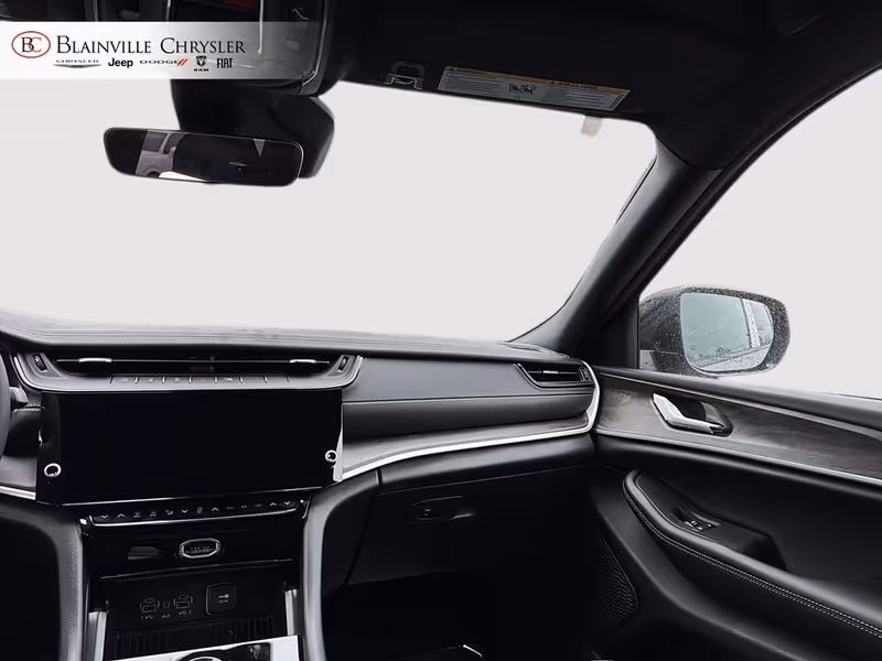 2027 Jeep Grand Cherokee L Laredo Altitude