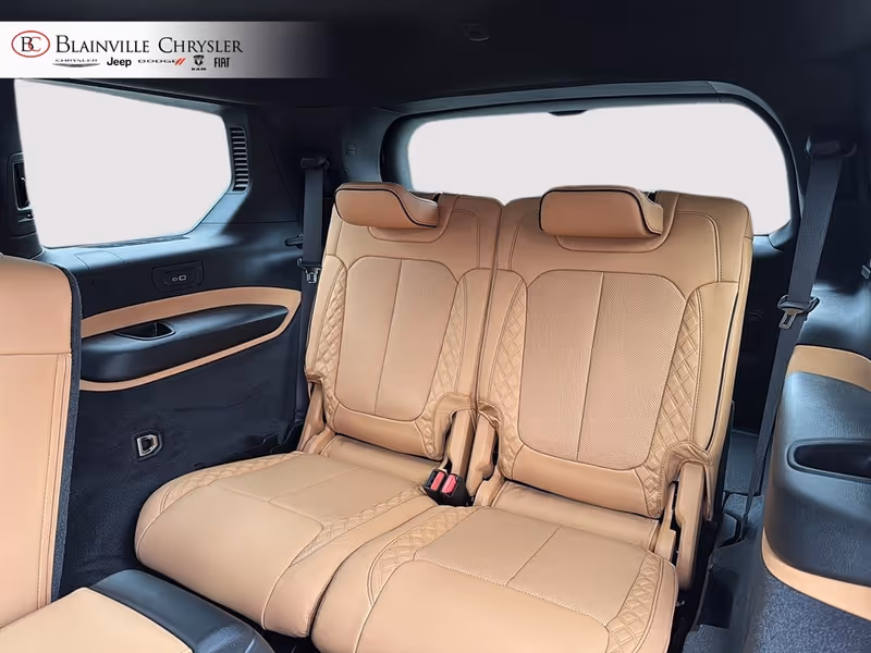 2027 Jeep Grand Cherokee L Laredo Altitude