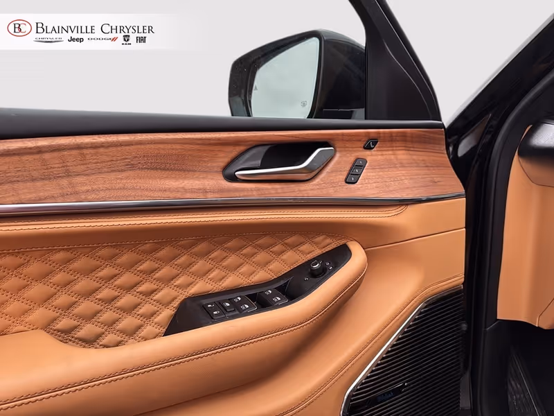 2027 Jeep Grand Cherokee L Laredo Altitude