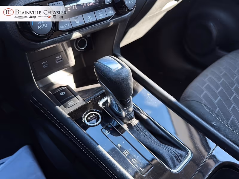 2025 Nissan Kicks Play SV
