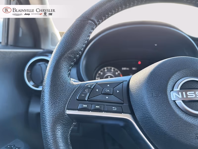 2025 Nissan Kicks Play SV