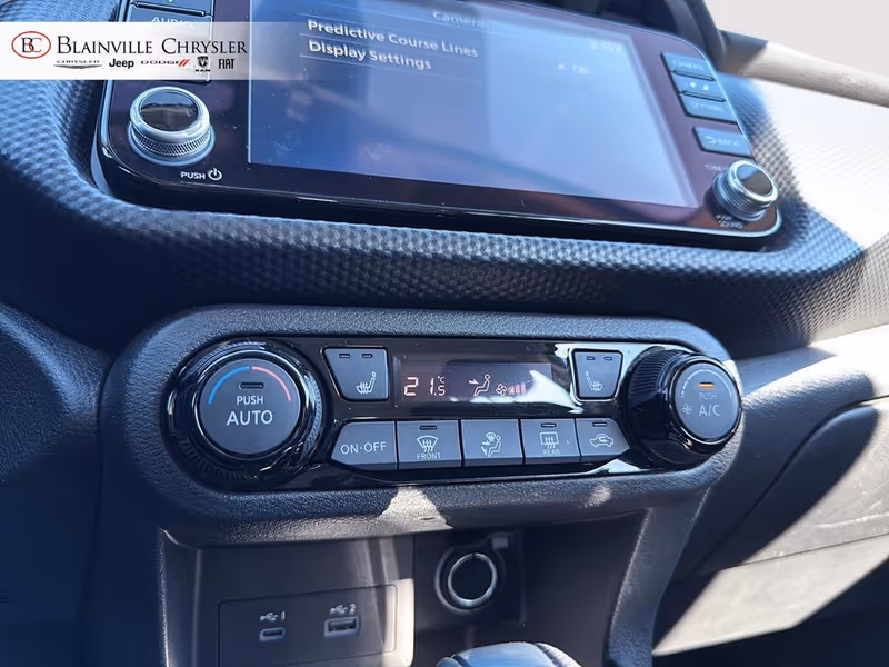 2025 Nissan Kicks Play SV