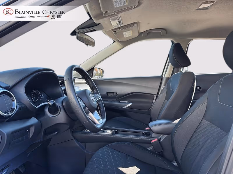 2025 Nissan Kicks Play SV