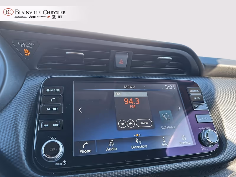 2025 Nissan Kicks Play SV