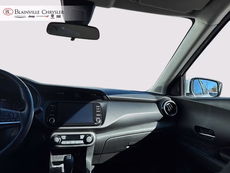 2025 Nissan Kicks Play SV