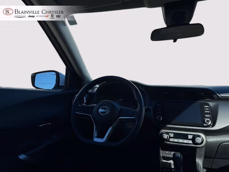 2025 Nissan Kicks Play SV