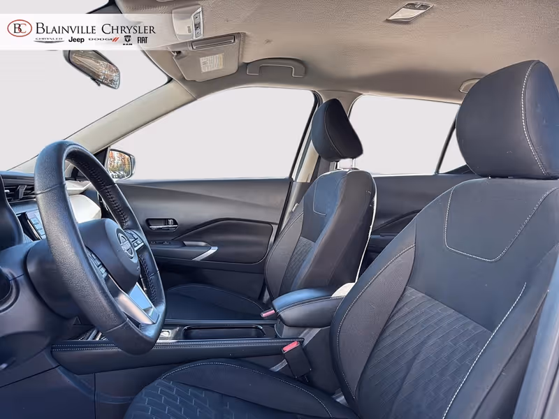 2025 Nissan Kicks Play SV