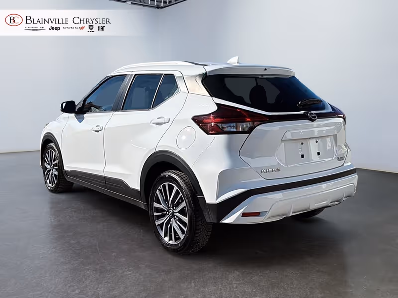 2025 Nissan Kicks Play SV