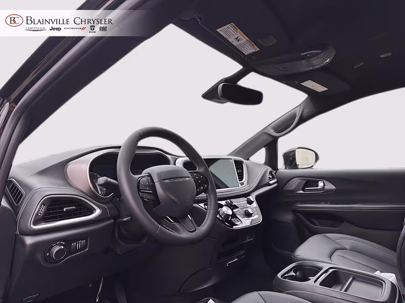 2027 Chrysler Pacifica Select