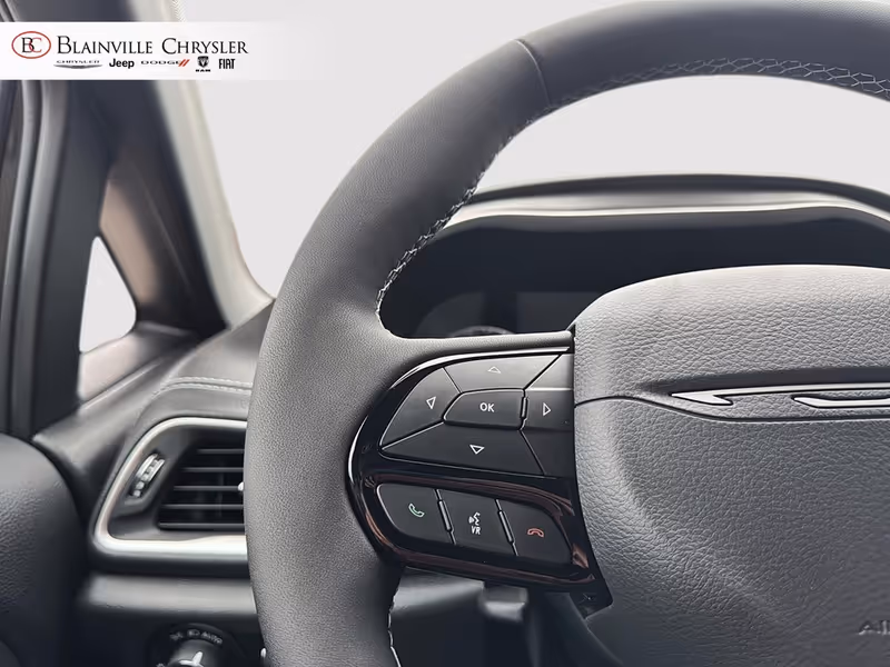2027 Chrysler Pacifica Select