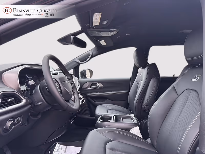 2027 Chrysler Pacifica Select