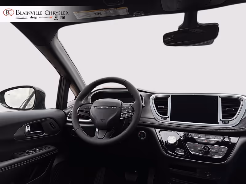 2027 Chrysler Pacifica Select