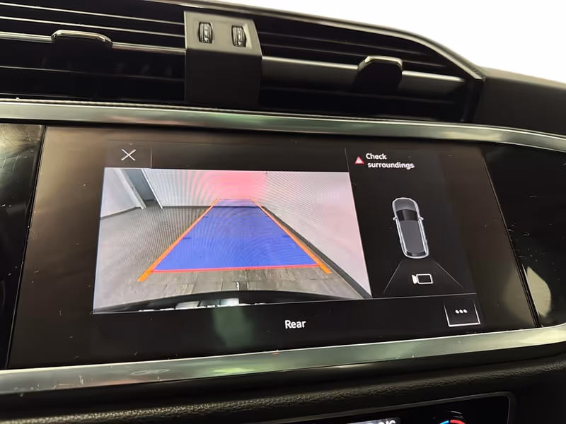 2022 Audi Q3 Komfort