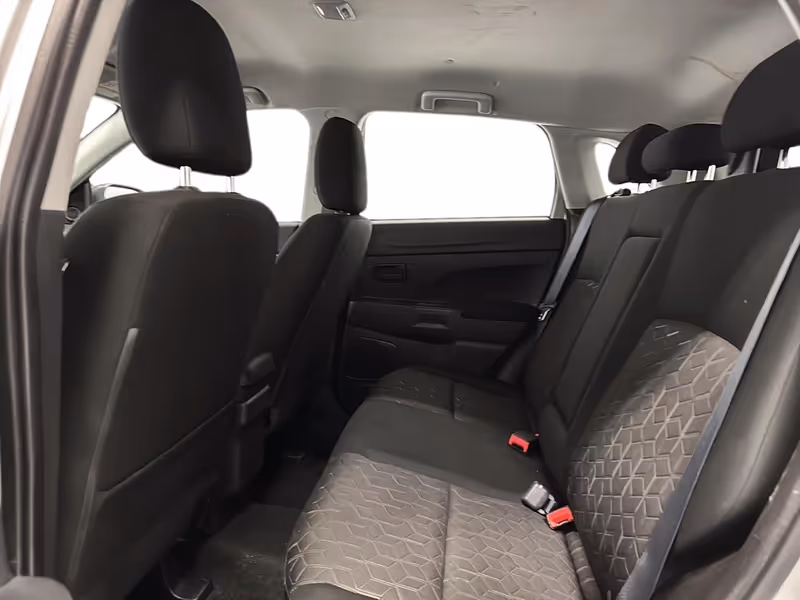 2024 Mitsubishi RVR ES