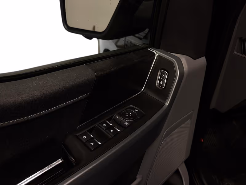 2023 Ford F-150 Lightning XLT