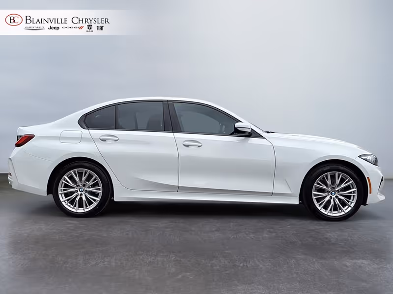 2024 BMW 3 Series 330i xDrive