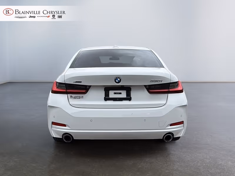 2024 BMW 3 Series 330i xDrive
