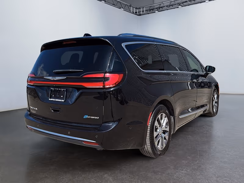 2023 Chrysler Pacifica Hybrid Pinnacle