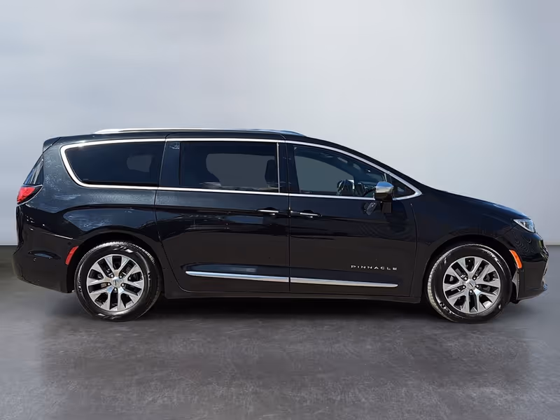 2023 Chrysler Pacifica Hybrid Pinnacle